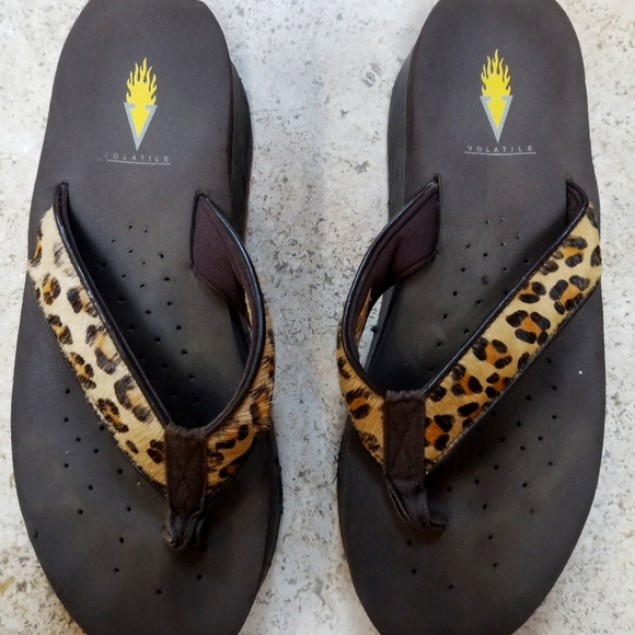 Volatile Animal Print Thong Wedge Flip Flop Sz 9